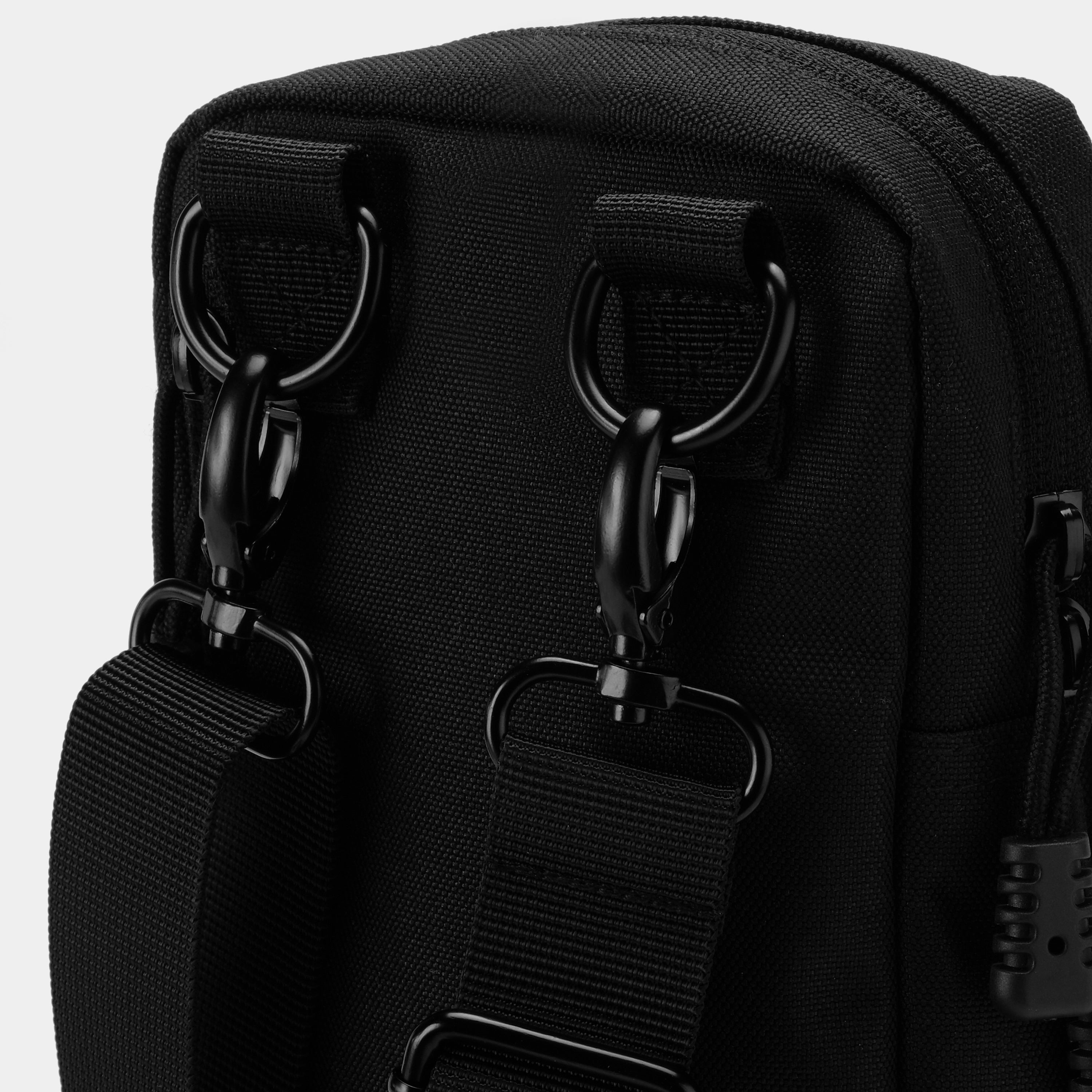 D-Rings and straps on Retrospekt camera bag for Polaroid SLR 680